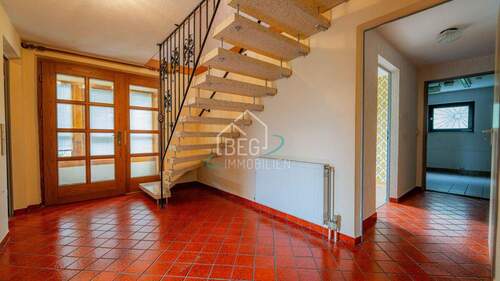 Eingangsbereich - 6 Zimmer Einfamilienhaus in Oberstenfeld