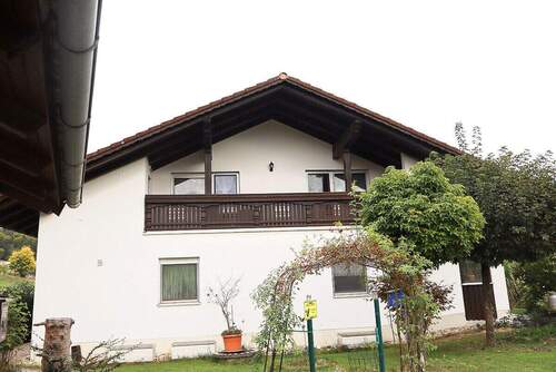 Außenansicht - 8 Zimmer Einfamilienhaus zum Kaufen in Ortenburg