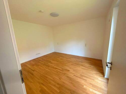 Schlafzimmer - 2 Zimmer Etagenwohnung zum Kaufen in Erding