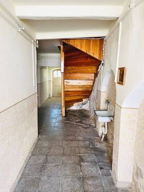 Hauseingang - 6 Zimmer Mehrfamilienhaus, Wohnhaus in Oschatz