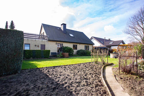 01_Haus_back.JPG - 6 Zimmer Einfamilienhaus zum Kaufen in Ostercappeln-Venne