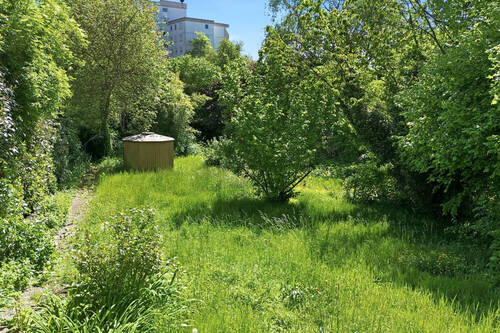 Weitläufig mit Weg bis ans Ende - 
