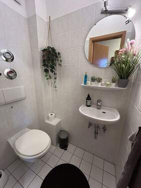 Gäste-WC mit Lüfter - 