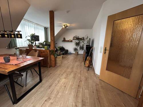 Wohnzimmer - 3 Zimmer Etagenwohnung in Hannover