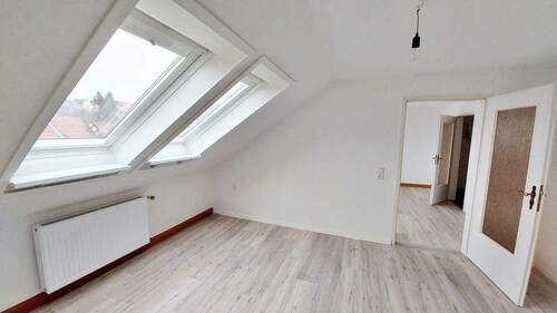 Zimmer 2 - 3 Zimmer Etagenwohnung zur Miete in Döbeln