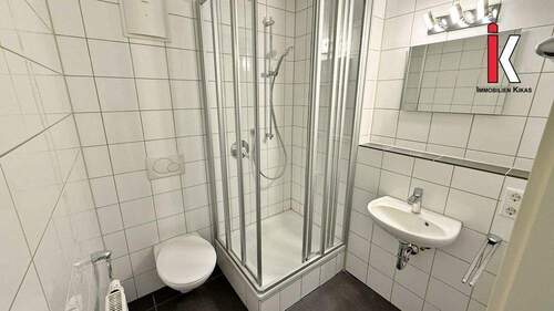 Bild 3 - 4 Zimmer Etagenwohnung in Böblingen