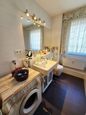 Bad NEU - Tolle 2 Zimmer Wohnung mit Balkon in NürnbergGalgenhof