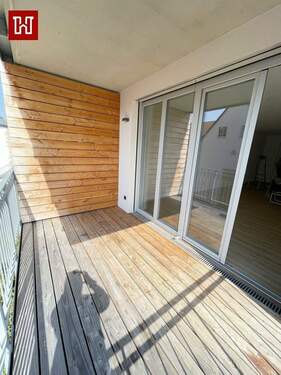 .. sonniger Balkon ! - Voll möblierte 2 Zimmerwohnung mit sonnigem Balkon und Stellplatz !