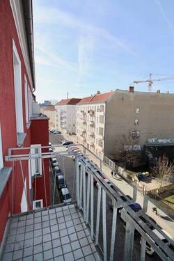 Balkon - 2 Zimmer Etagenwohnung in Berlin