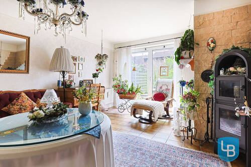 Charmantes Wohnzimmer - Erbbaugrundstück: Familienfreundliches Reihenhaus in beliebter Lage!