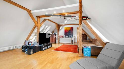 2. OG Wohnzimmer 2 - 7 Zimmer Einfamilienhaus in Neusäß