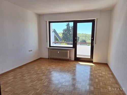 Schlafzimmer m. Balkon - 
