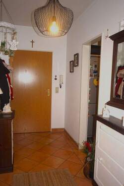 Flur - 3 Zimmer Etagenwohnung zur Miete in Geestland