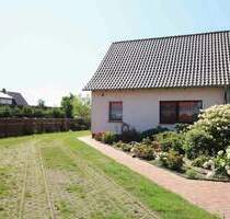 Einfamilienhaus plus Einliegerwohnung im Nebengelaß - 10 Gehminuten zum Stettiner Haff - Mönkebude