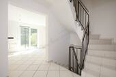 TREPPE ZU KÜCHE - 4 Zimmer Doppelhaushälfte in Weiterstadt