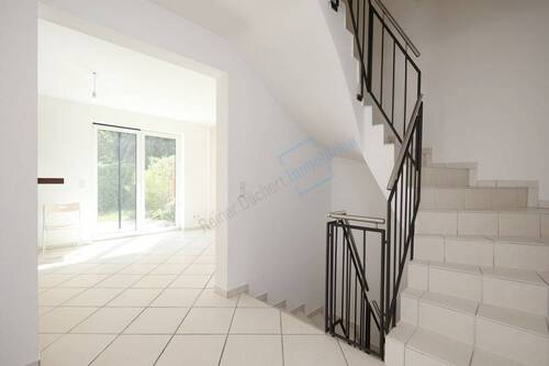 TREPPE ZU KÜCHE - 4 Zimmer Doppelhaushälfte in Weiterstadt