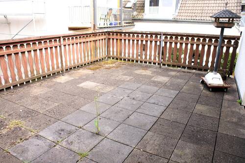 2473 Wohn-/Geschäftshaus in Much - 