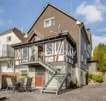 Großzügige Doppelhaushälfte in Wiehl mit Garten und flexiblem Wohnkonzept