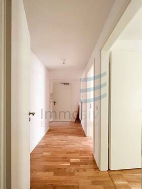 Flur - 3 Zimmer Etagenwohnung in Nauen