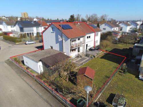Luftbild - 9 Zimmer Reihenmittelhaus zum Kaufen in Ehingen