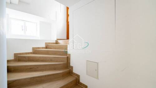 Treppenhaus - 2 Zimmer Einfamilienhaus in Stuttgart-West