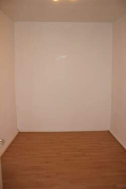 Ankleide oder Abstellraum - 