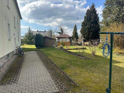 Zugang Haustür - 2 Zimmer Etagenwohnung in Netzschkau