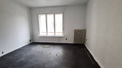 Helles Wohnzimmer - 2 Zimmer Etagenwohnung zum Kaufen in Berlin