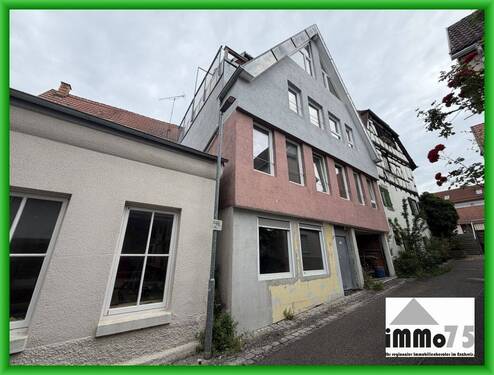 Aussenansicht - ein Haus für Macher. Ein Haus mit Perspektive. Ein Haus mit Entwicklungspotenzial