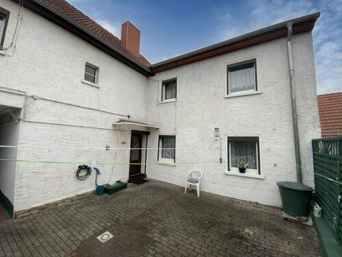 Hauseingang - Einfamilienhaus mit 135,00 m&sup2; in Roßleben-Wiehe zum Kaufen