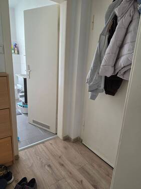Flur - 2 Zimmer Etagenwohnung zur Miete in Mönchengladbach