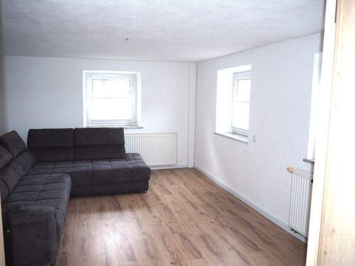 Das Wohnzimmer - 4 Zimmer Einfamilienhaus in Kettershausen / Bebenhausen