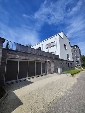  Einfahrt TG - Reihenmittelhaus mit 158,00 m&sup2; in Aachen zum Kaufen