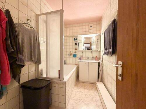 Bad - Etagenwohnung mit 78,60 m&sup2; in Coburg zum Kaufen