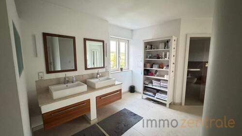 WhatsApp Image 2025-10-10 at 10.41.20 - 