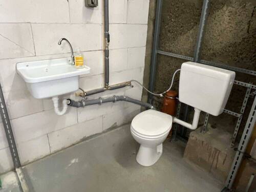Das WC - Halle in Dresden zur Miete