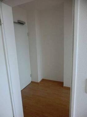 Flur Eingangsbereich (Beispiel) - 2 Zimmer Etagenwohnung in Duisburg