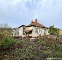 Großes Grundstück - teilbar - mit kleinem Haus in Adlershof - Berlin