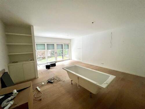 Wohnen , natürlich ohne Wanne - Etagenwohnung mit 92,00 m&sup2; in München zur Miete