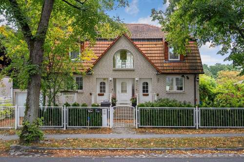 Frontansicht - 5 Zimmer Einfamilienhaus zum Kaufen in Glienicke/Nordbahn