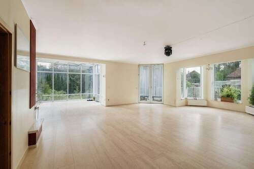 Wohn und Essbereich Erdgeschoss - (KI generiert) - 