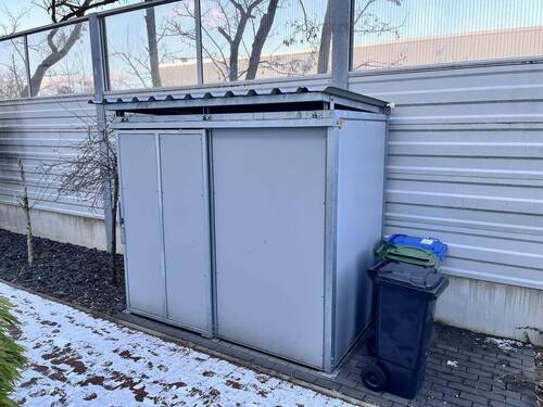 Remise/Gartenhaus vor der Haustür - 