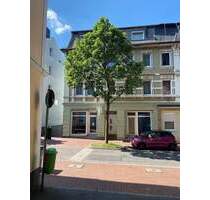 Dreifamilienhaus mit zwei kleinen Gewerbeeinheiten sowie 4 Garagen in der Nähe des Kluser Platzes - sanierungsbedürftiges Objekt mit Potenzial - Lüdenscheid