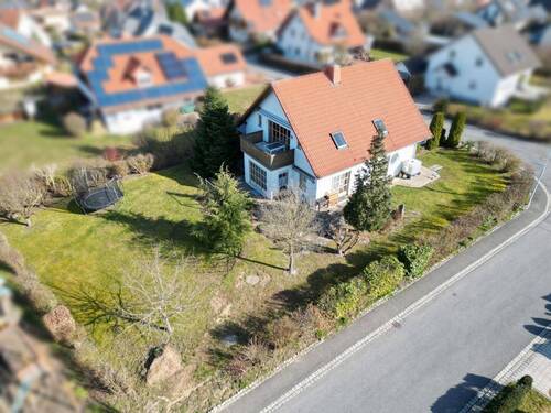 Südwestansicht_Garten - 7 Zimmer Mehrfamilienhaus, Wohnhaus zum Kaufen in Großheirath