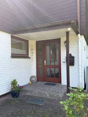 Eingang - 5 Zimmer Einfamilienhaus zum Kaufen in Norderstedt