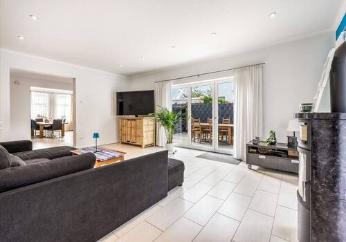 Blick aus dem Wohn- in den Essbereich - 