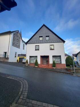 Ansicht - Mehrfamilienhaus, Wohnhaus mit 176,00 m&sup2; in Dahlem zum Kaufen