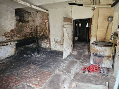 ehemaliger Stall / Kellerfläche - 