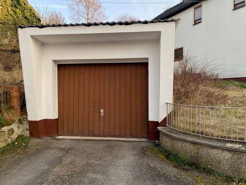 separate Garage auf dem Grundstück - 