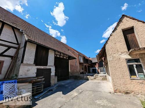 Innenhof - 8 Zimmer Bauernhaus, Landhaus zum Kaufen in Königheim